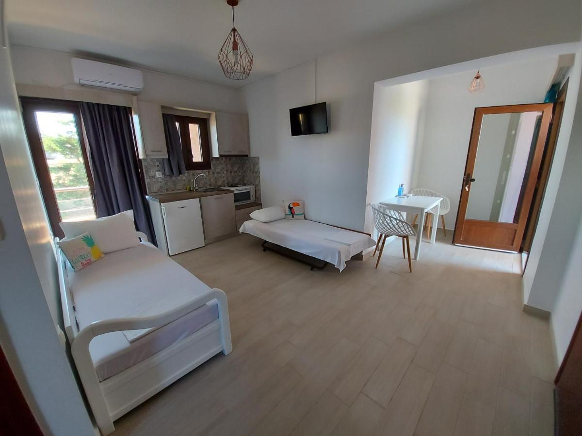 Golden View Apartments Myrina Limnos エクステリア 写真