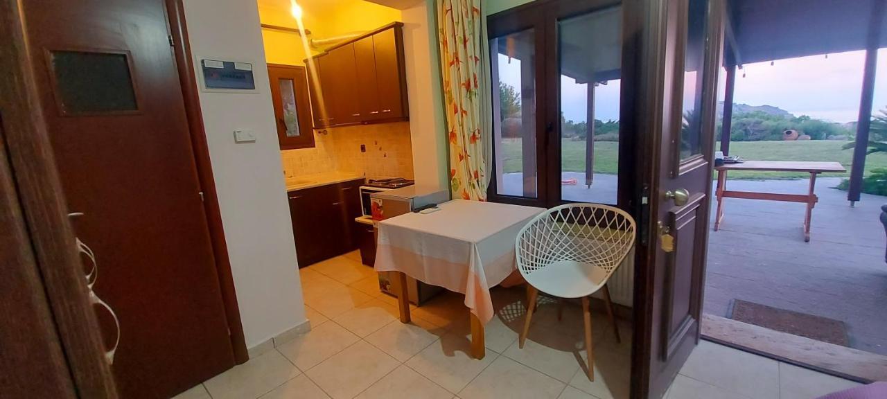 Golden View Apartments Myrina Limnos エクステリア 写真
