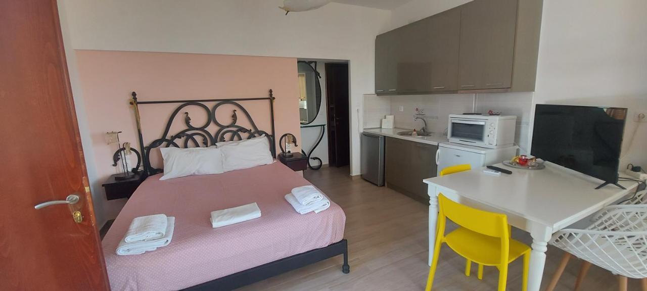 Golden View Apartments Myrina Limnos エクステリア 写真
